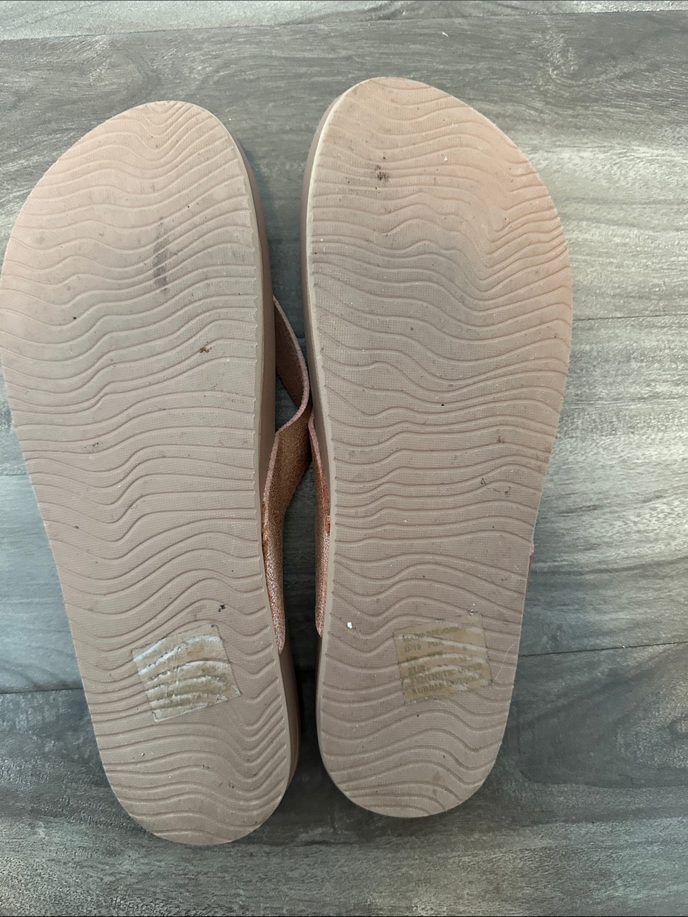 Reef Women’s Flip Sandals in Rose Gold and Tan - Picture 3 of 3